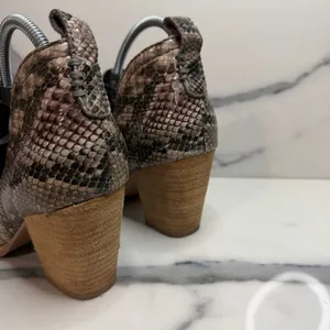Jeffrey Campbell Wmns Snake Embossed Leather Rosalee Boots Sz 7 Western Pull-On thumbnail 4
