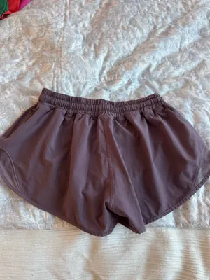 Lululemon Hotty Hot 2.5" Low-Rise Shorts thumbnail 2