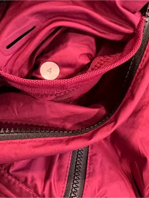 Lululemon burgundy windbreaker jacket 4 women thumbnail 5