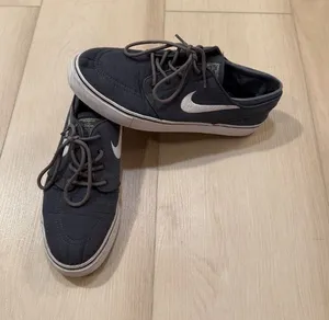 Nike Janoski Skate Shoes Men's Size 9 thumbnail 1