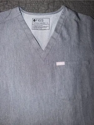 FIGS Catarina One-Pocket Scrub Top-Graphite Women’s Size-S thumbnail 2