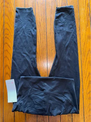 Lululemon Instill High Rise 25” Black Size 8 NWT thumbnail 1