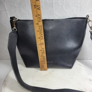 Leatherology Leather Crossbody Shoulder Purse Bag Black Gold Hardware Strap thumbnail 8