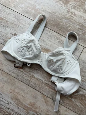 Victoria’s Secret White Eyelet Bikini Top thumbnail 2