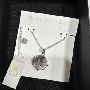 Kendra Scott Letter "U" Disc Pendant Necklace Rhodium Black Mother-Of-Pearl thumbnail 1