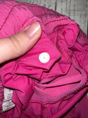 Lululemon Hotty Hot Short 2.5” thumbnail 5