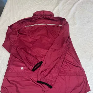 Lululemon burgundy windbreaker jacket 4 women thumbnail 6