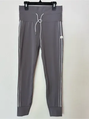 Vuori Daily Sport Legging Size Medium Smoke thumbnail 2