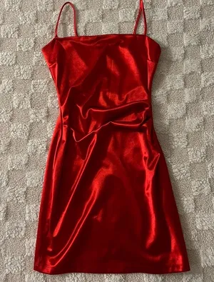 Red Windsor mini dress worn once #minidress #homecoming #semi #windsor thumbnail 2