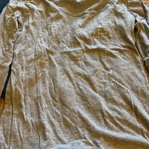 Fabletics small grey tee‎ thumbnail 2