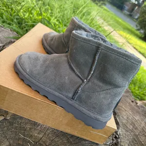 Bearpaw Women's Alyssa Winter Boots - Gray - Size US 8M - 2130W thumbnail 4