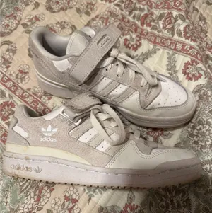 Adidas Sneakers thumbnail 1