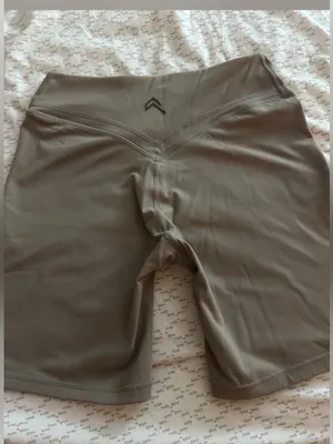 Oner Active UnifedMove Wrap Crossover Waist Khaki Workout Shorts Medium thumbnail 3