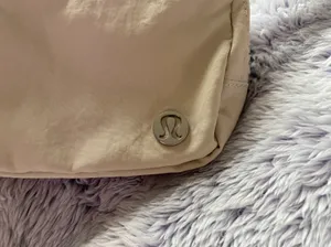 Lululemon Everywhere Belt Bag thumbnail 5