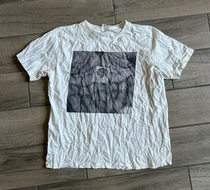 White Short-Sleeve Graphic Tee - Casual Everyday Essential thumbnail 1