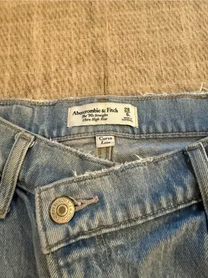 Abercrombie Curve Love 90s Straight Ultra High Rise Jeans 28 6L thumbnail 4