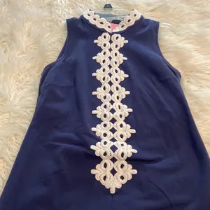 Lilly Pulitzer Dress size XS length 32” bust 30” color navy blue / white embroid thumbnail 12