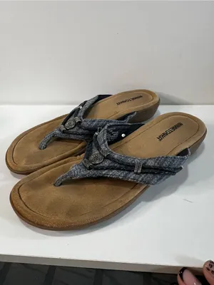 Minnetonka Silverthorne 360 Denim Western Concho Thong Sandals thumbnail 2