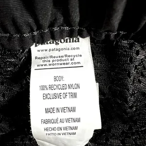 Patagonia Barely Baggies Shorts 2.5" Pull On Mid Rise Stretch Slit Black NWOT L thumbnail 4