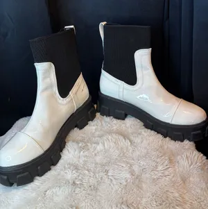 Circus by Sam Edelman Darielle White Patent Lug Sole Sock Ankle Boots thumbnail 1