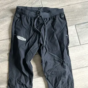 Technogym woman’s hybrid pant in black thumbnail 2