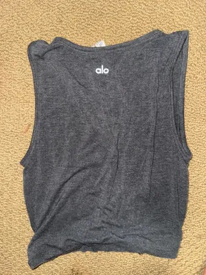 Alo Yoga thumbnail 1