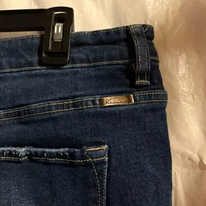 Kancan High‎ Rise Frayed Hem Cropped Jeans Size 2XL Dark Wash Raw Hem KC7340D-P thumbnail 6
