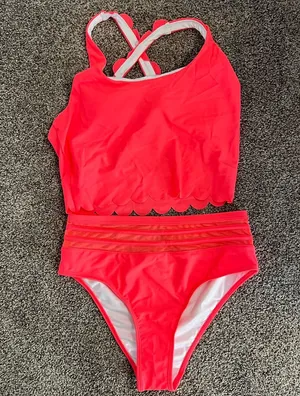 Vibrant Pink Bikini with Sporty Design thumbnail 1