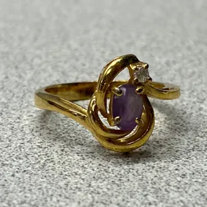 Vintage Gold Tone Taiwan Stamped Oval Amethyst CZ Swirl Fashion Ring Size 7 thumbnail 3