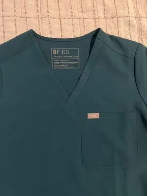 FIGS Scrub Top thumbnail 1