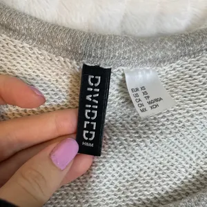 H&M DIVIDED Grey Lace Longsleeve Sweater Top‎ Fleece Crew Neck Extra Small XS thumbnail 2