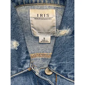 Iris Basic Distressed Fringe Hem Denim Jacket Small thumbnail 2