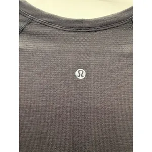Lululemon Swiftly Tech Long‎ Sleeve 2.0 Womens 8 Black Running Yoga Top Shirt thumbnail 3