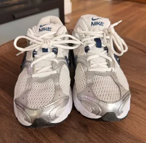 Nike Shoes thumbnail 1