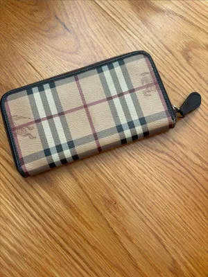 Burberry Classic Check Zip-Around Wallet in Beige and Black thumbnail 2