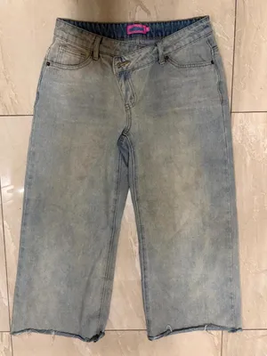 Edikted Jeans Low-Rise size medium petite  thumbnail 1
