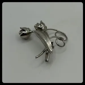Tulip Flower Brooch Women Silver Tone Textured Leaf Floral Pin‎ thumbnail 4