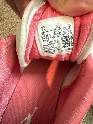 Jordan 1 Low "Sail/Guava Ice/Pink Salt" sneakers Size 7.5 thumbnail 5