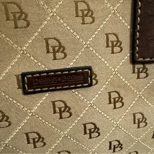 Dooney & Bourke East West Tote Signature Quilt Tan & Brown‎ Stitching EUC thumbnail 2