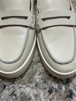 vionic Cream Leather Platform Penny Loafers for women size 7.5 thumbnail 2
