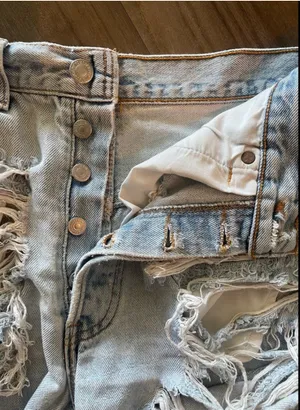 Levis denim light wash shorts thumbnail 4