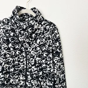 [Lululemon] Cozy Cuddle Up Fleur Sombre Floral Print Jacket Thumbholes Size 12 thumbnail 8