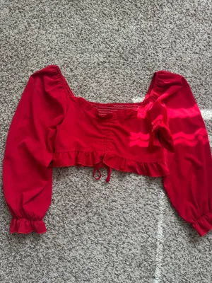 Red top Size M thumbnail 2