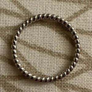 925  Dainty Rope Ring Size 7.5 thumbnail 1