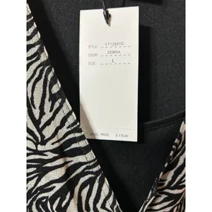 Vertigo Paris L Zebra Print Faux Wrap Mini Dress NWT V-Neck 3/4 Sleeve‎ Sheath thumbnail 7