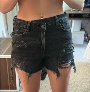 American Eagle Outfitters Jean Shorts Black thumbnail 1