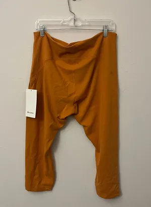 NWT Instill HR Crop 23" thumbnail 4