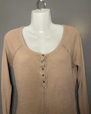 Free People Shirt Womens Small Beige Thermal Henley Crochet Cuff Tunic Top thumbnail 1