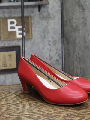 NWT Journee Collection Comfort Insole Round Toe Low Block Heel Pumps Red 7.5M thumbnail 3