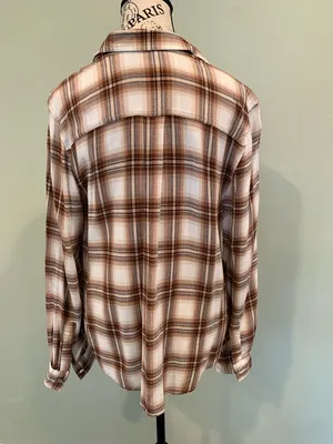 Time and Tru Women’s Large Brown Plaid Long Sleeve Lightweight Button-Up Shirt thumbnail 3